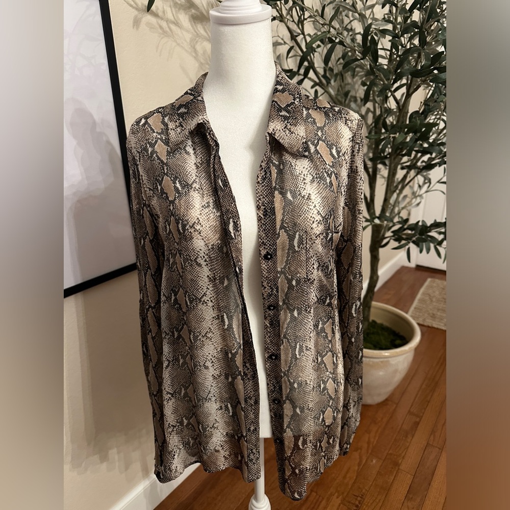 Diane Von Furstenberg button-up/ Sz 8